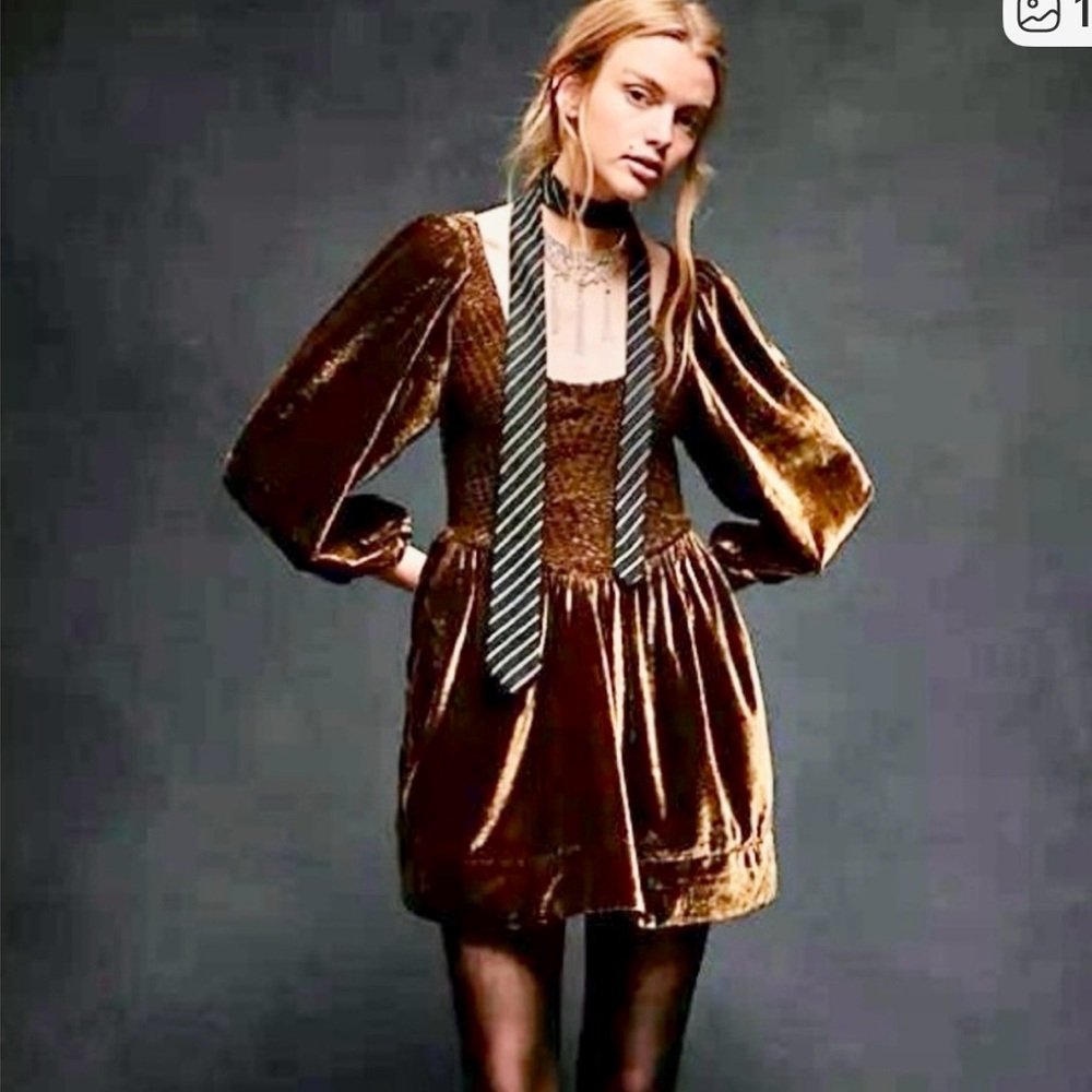 FREE PEOPLE Farrier Velvet
Mini Dress -  Size XS
NWOT Deep Olive last picture